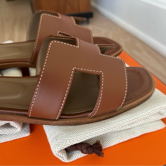 HERMÈS Oran Sandals Gold size EU 38.5/US 8.5 - Picture 9 of 14